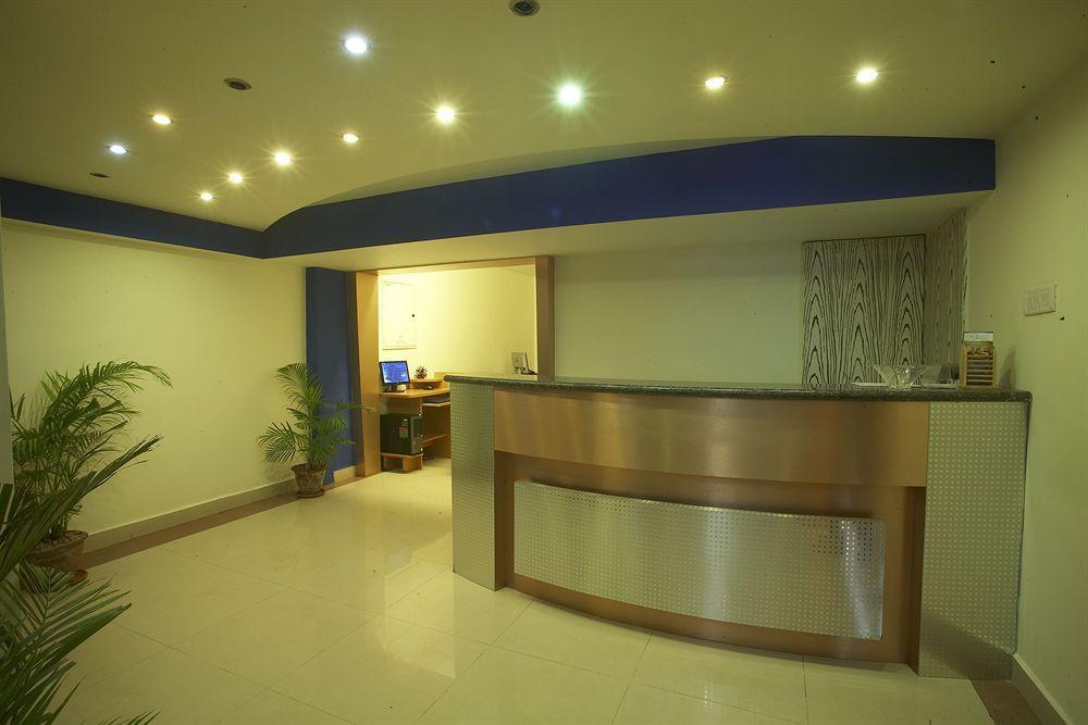 Hotel Crescent Inn Chennai Exterior foto