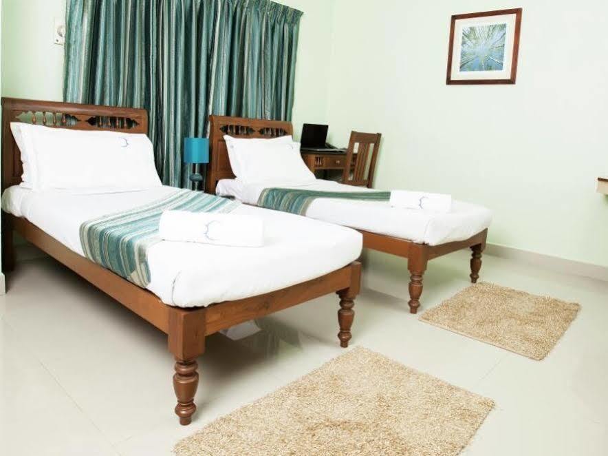 Hotel Crescent Inn Chennai Exterior foto
