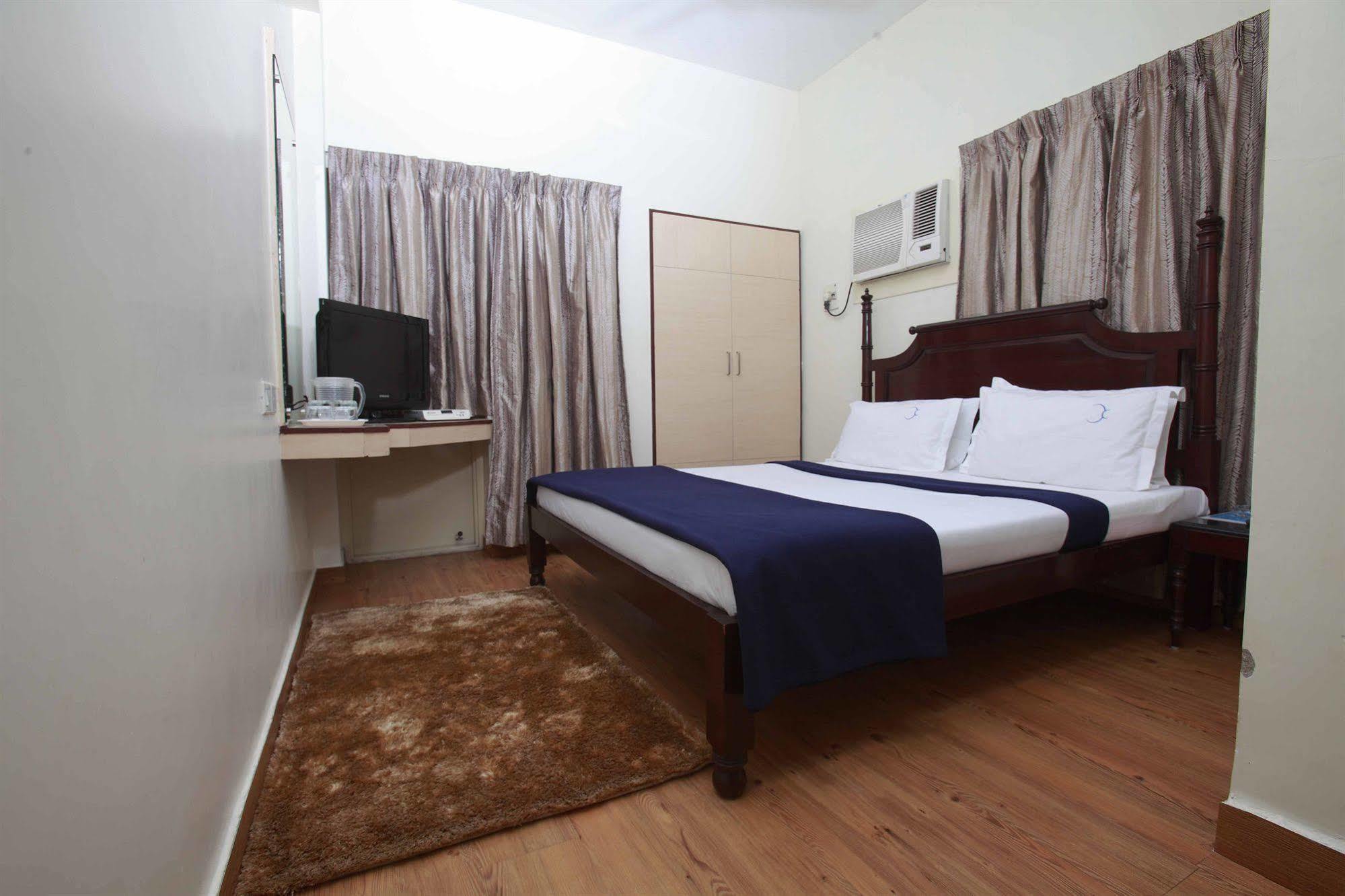 Hotel Crescent Inn Chennai Exterior foto