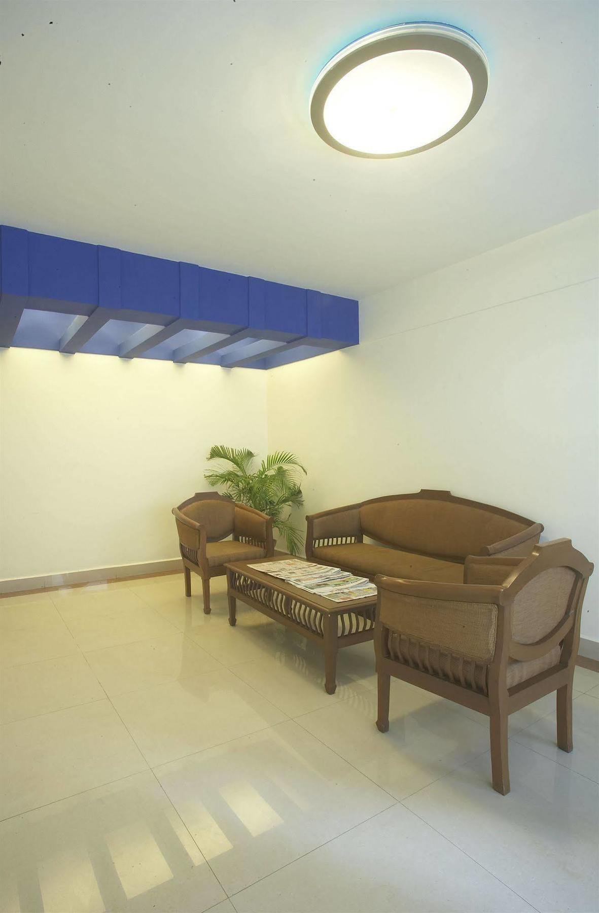 Hotel Crescent Inn Chennai Exterior foto