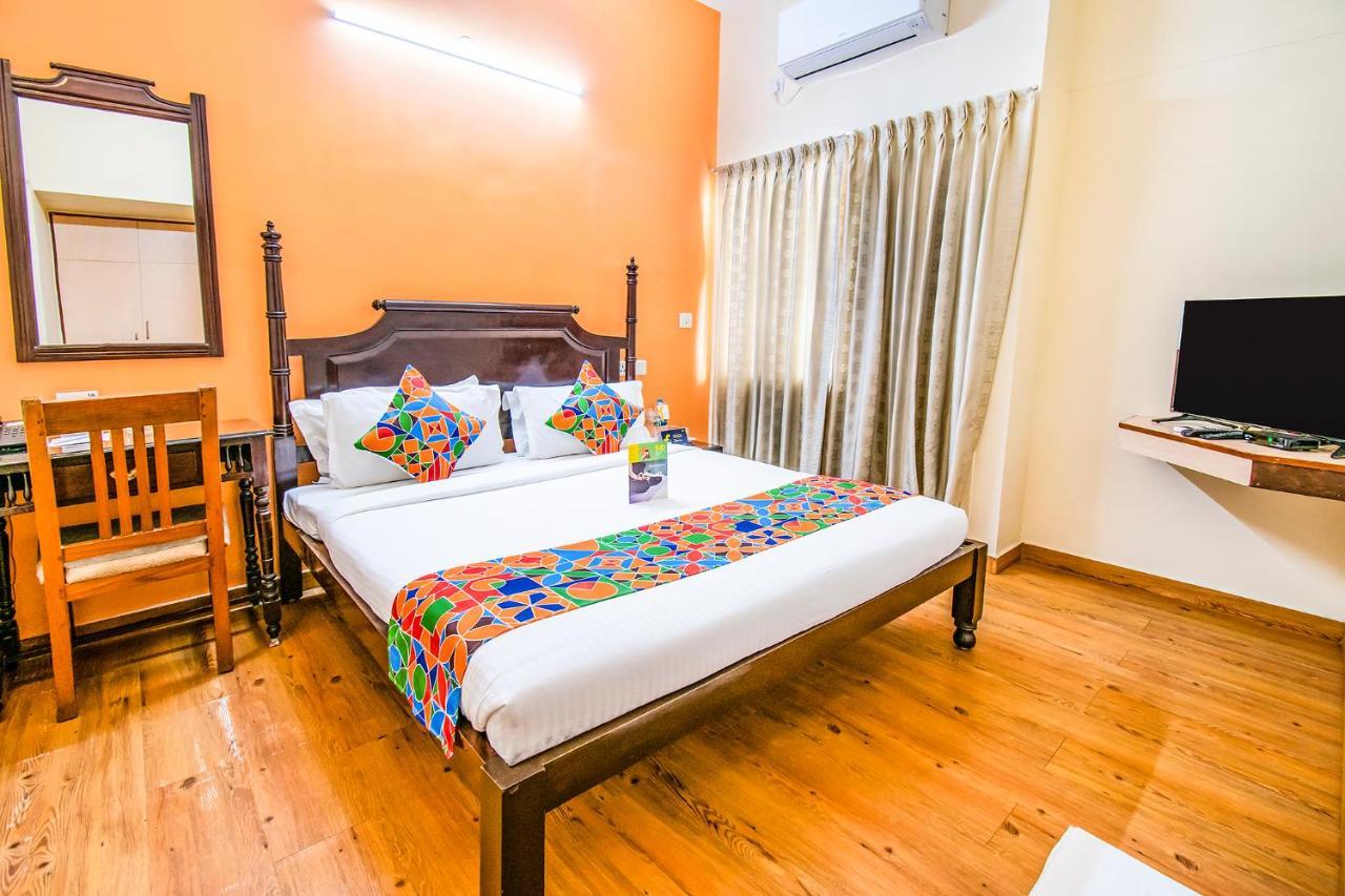 Hotel Crescent Inn Chennai Exterior foto